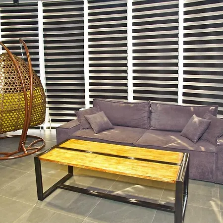 Arcadia Black 1-br Sea View Apartment