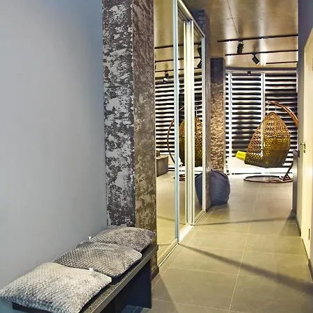 Arcadia Black 1-br Sea View